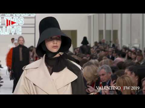 VALENTINO Fall Winter 2019 Paris 4K - Canale Moda