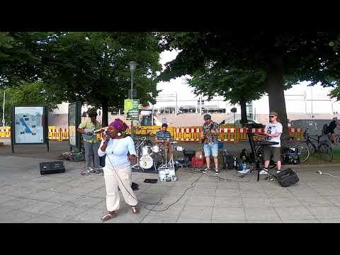 Forward Ever Backwards Never (Jacob Miller) - Peace Development Crew feat. Ama Akroma