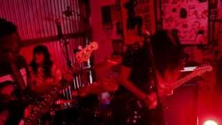 Heliotropes "Early in the Morning" : Converse Red Light Sessions