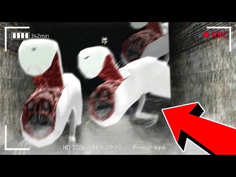 GIANT BRIDGE WORM HORDE CHASES US IN THE CITY... - Multiplayer Garry's Mod Gameplay