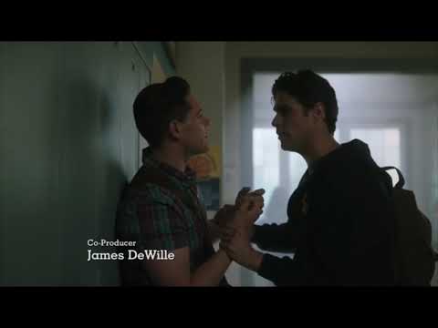 Kevin Kisses Moose in the Hallway | 3x02 | Riverdale