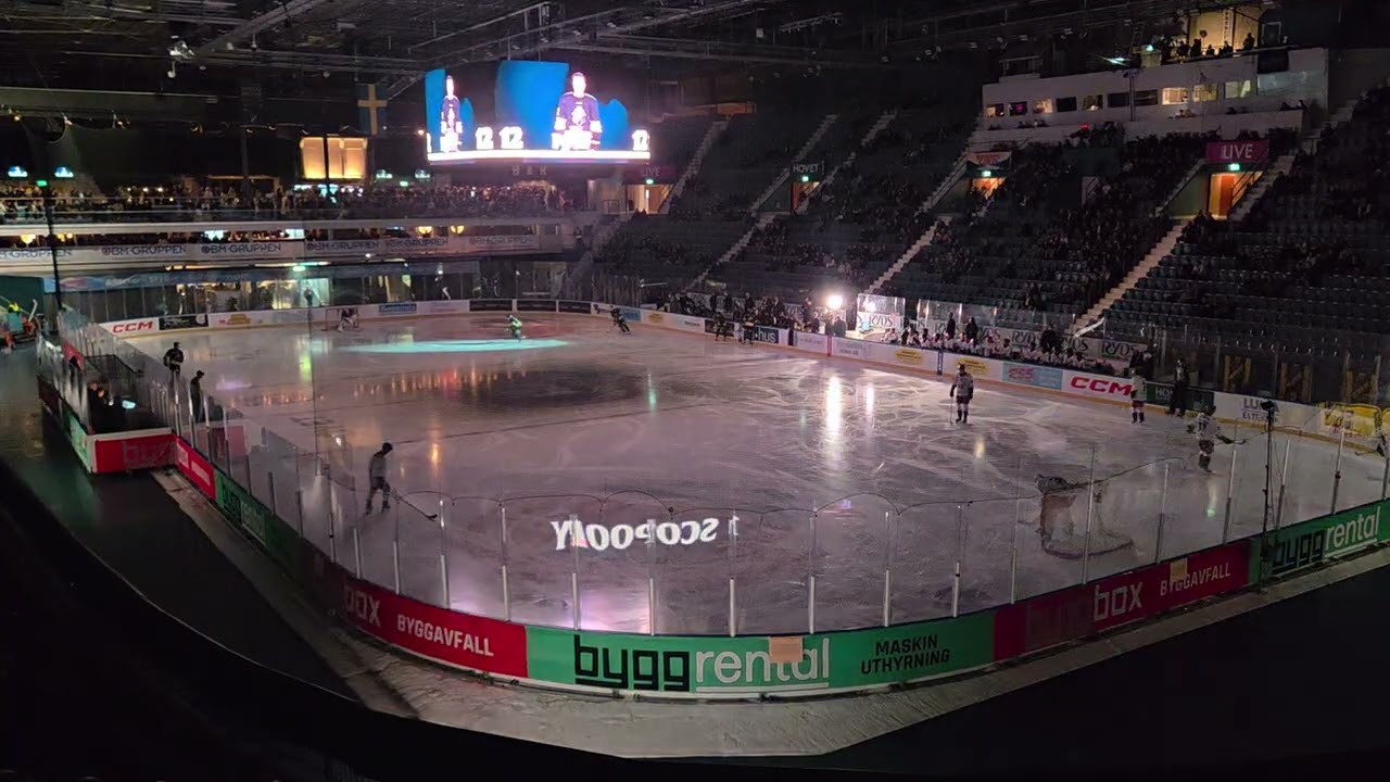 Stolta AIK presenteras och spelar en minut mot Oskarshamn