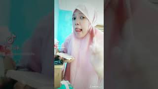 Download lagu TIK TOK ustazah MUMPUNI mp3