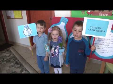 Niebieski Happening dzieci z autyzmem