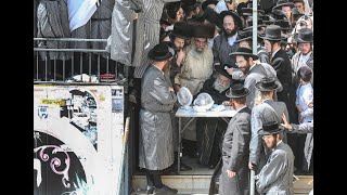 האדמו''ר מתלדות אברהם יצחק וחסידיו במירון | Toldot Avraham Yitzhak rebbe in Meron