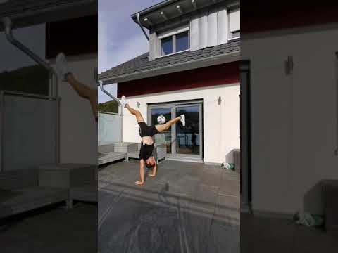 Rate this move 🤯😲 #shorts #freestyle #football