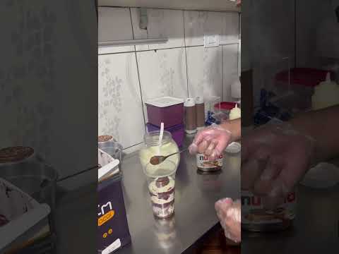 ELA GOSTA MUITO DE AÇAÍ - PEDE ATÉ 3 VEZES AO DIA!