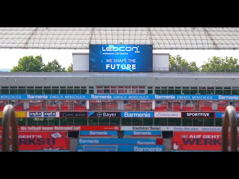 LEDCON war bei der Umsetzung der LED Videowall für die BayArena für alle Schritte verantwortlich: von der Planung der Bildflächen inklusive Metallbau, der Demontage und Entsorgung der Altanlage, der Umsetzung der baulichen Maßnahmen sowie der Lieferung der Technik und der Montage der LED-Wände.
Mehr zum Flagship Projekt unter https://ledcon.de/projekt-bayarena/