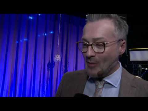 Liam Pitts till Tony Irving: "Får du verkligen betalt av TV4?" - Let’s Dance (TV4)