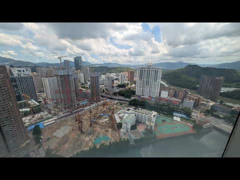 AC3 LIVESTREAM - Typoon hits HK and closes airport