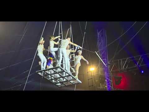 Circo los valentinos en italia