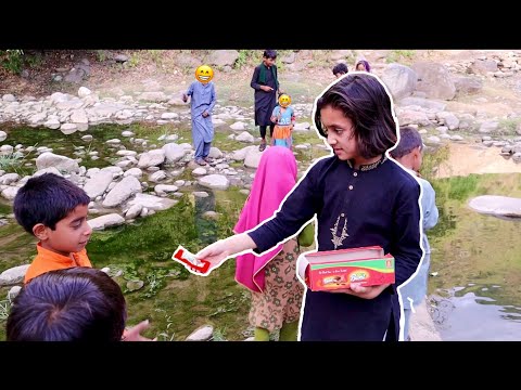 Rameez gaves chocolates to his fans 🍫