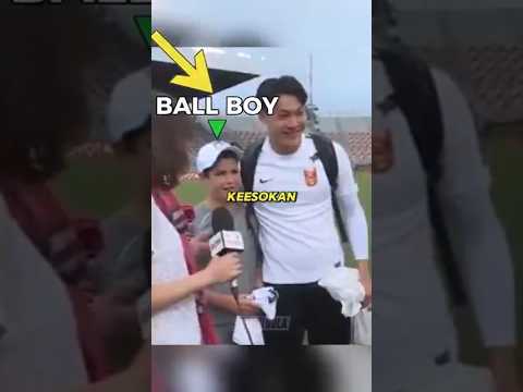 BALL BOY Ini Menyelamatkan Kiper dari Penalti #sepakbola #shortvideo