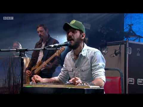 Band Of Horses - Dull Times/ The Moon (Glastonbury Festival)