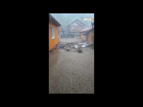 Dezastru LIVE - Inundaţii în Răchita, judeţul Alba