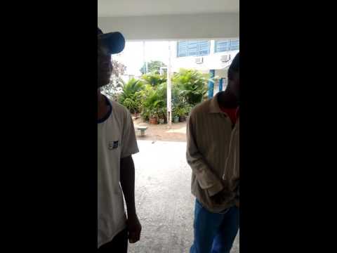 Mc orochi batalhando na escola kkk