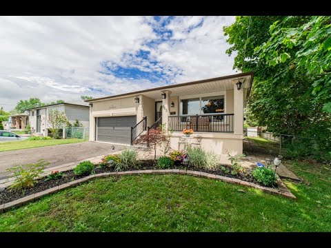 Pickering, West Shore, 30 minutes from Toronto. 3+1 bedroom 🛌 2 🛀washroom Detached Backsplit