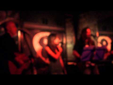 Pequeño Rock and Roll (Quique González) - Andrés Suárez, Elia Velo y Jorge Velo