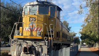 SN 2666 rolls though  W main st to get gondolas on Limco #train #trainspotting