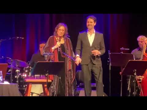 Maria Farantouri in Helsinki. Mikis Theodorakis: Arnisis / Perigiali