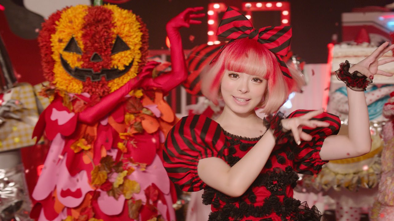 きゃりーぱみゅぱみゅ ハロウィーンドレスでゾンビ風ダンス 毎日キレイ きゃりーぱみゅぱみゅ ハロウィーンドレスでゾンビ風ダンス 毎日キレイ