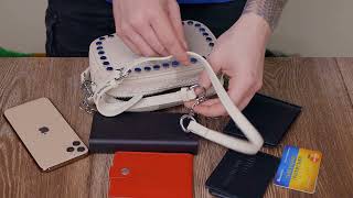 Шкіряна сумка декорована металевими кнопками Vintage 22334 біла