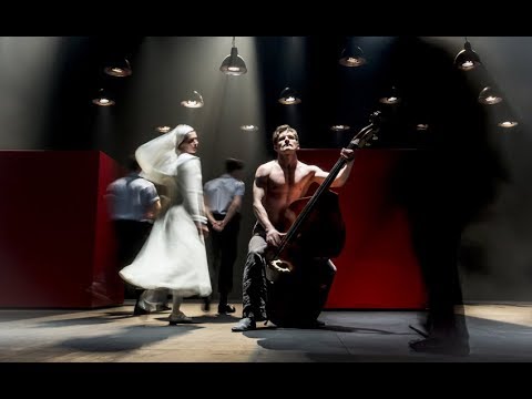 HAMLET, de William Shakespeare, regia Declan Donnellan