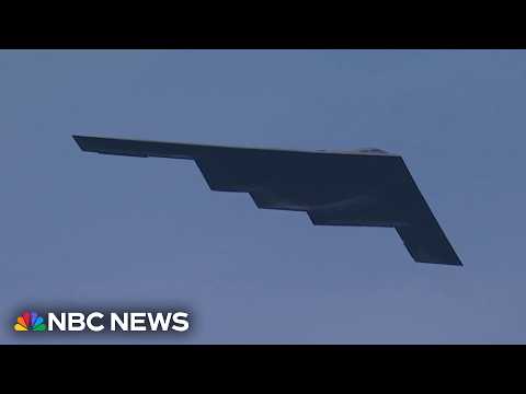 U.S. Air Force displays stealth bomber and other aircrafts in Sail4th 250