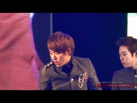 [fancam] 111009 구리 코스모스축제 tell them (zico of block b)