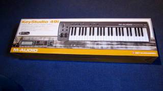Video thumbnail for M-Audio KeyStudio 49i unpacking by Petri W