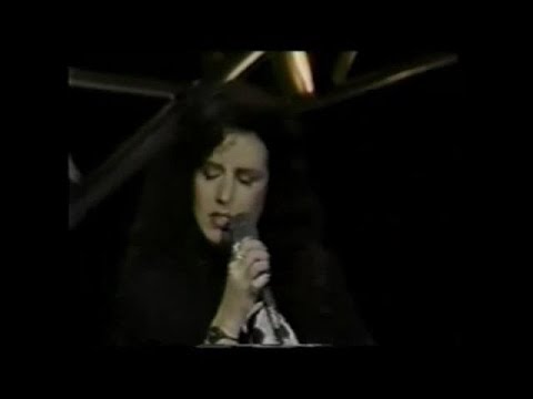 Crosby & Nash with Grace Slick - Wooden Ships (better audio)