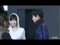 TOP Licks GDRAGON Finger