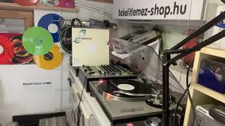 Hiver & Hammer - Everybody Listens To Techno (Hiver & Hammer's Trouble In The Bronx Mix)