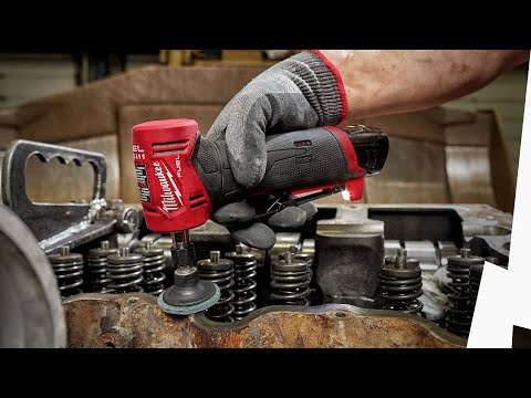 Аккумуляторная цанговая угловая шлифмашина Milwaukee M12FDGA-422B FUEL