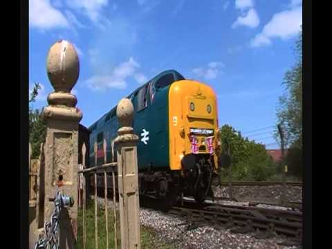 Abuse of the Deltic diesel pt 1. D55019 (Royal Highland Fusilier) @ Didcot 26/5/13