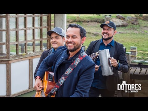 Los Dotores de la Carranga - La que sea - Videoclip Oficial
