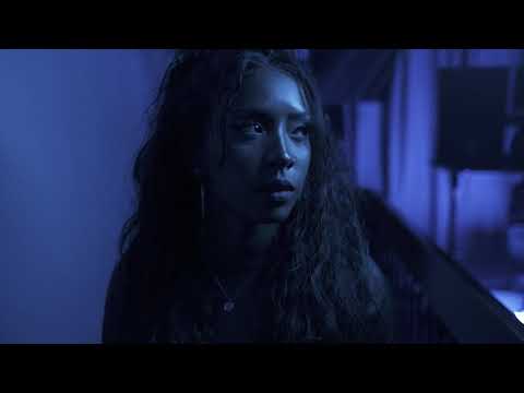 Dee End - Corps à corps (Clip Officiel)