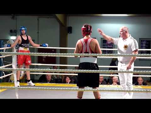 Wesel * Boxveranstaltung des Weseler Box Club am 01.11.2011 * 9. Kampf