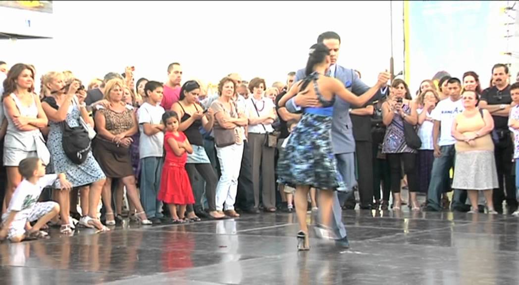 Verano en la Ciudad: exhibición de los bailarines Pedro Ochoa y Natalia Almada