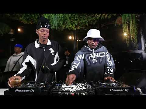 Mellow and Sleezy at the hangawt 1632 15 September 2025