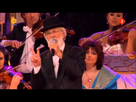 André Rieu & Vader Abraham - Smurfenlied / Het kleine café aan de haven