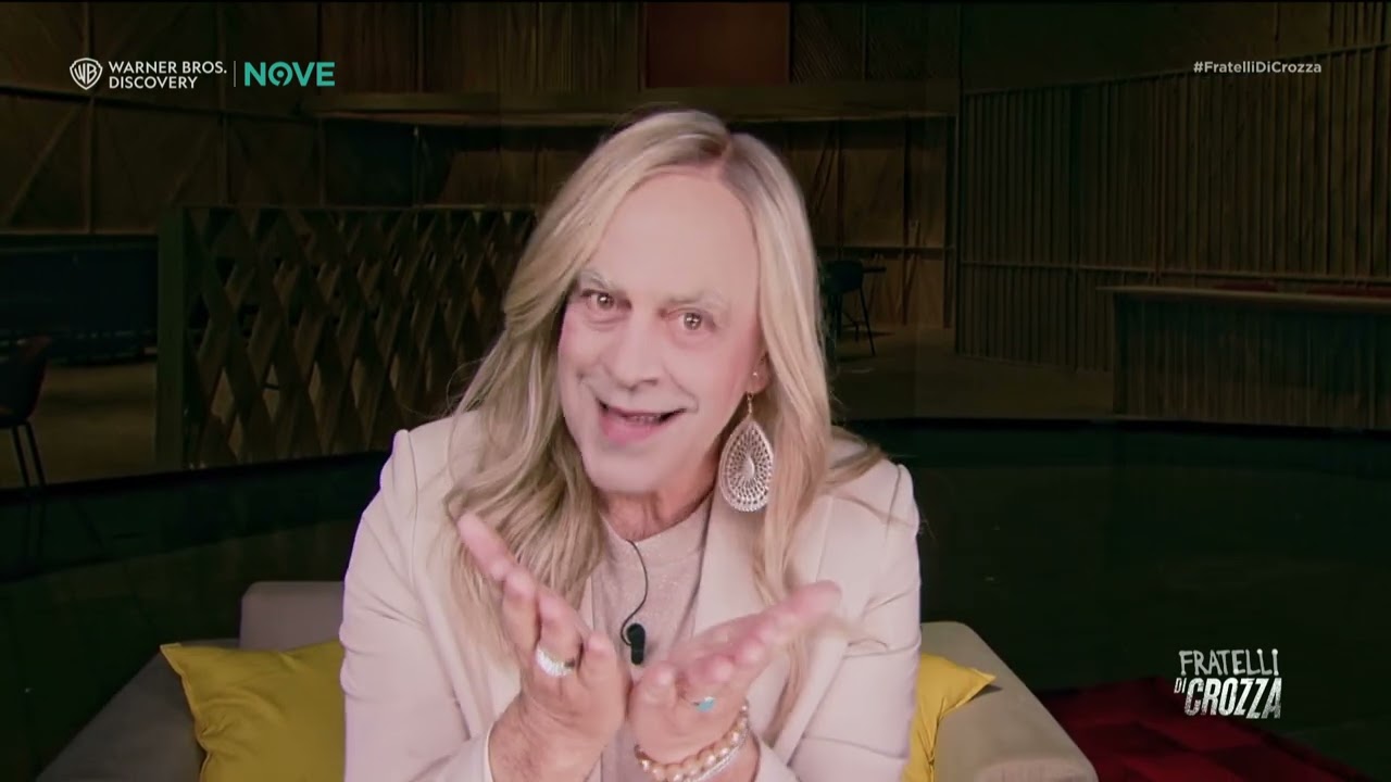 Crozza Meloni: "Trump è tripolare... non ho sentito nessuno dei tre"