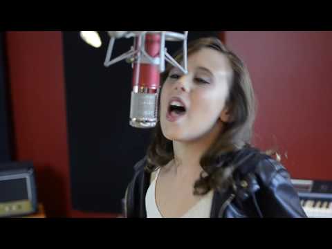 Jasmine Sabbagh covers Carrie Underwood Mexico