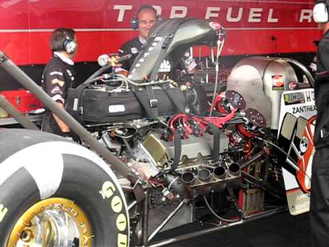 Top Fuel warm up in pits - Kalitta