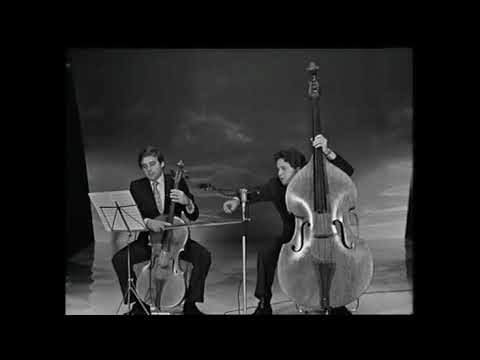 Cochi e Renato cantano "È l'amore"