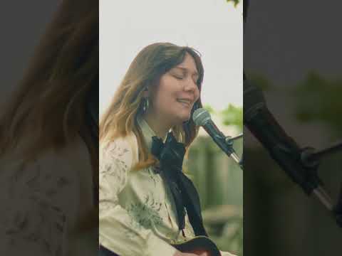 When My Race Is Run - Molly Tuttle e Golden…