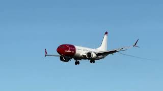 Norwegian Air Sweden Boeing 737-8 Arrival at HAU