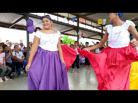 estudiantes de la unidad educativa Manuel Ezequiel Bruzual de guanape cruz de mayo