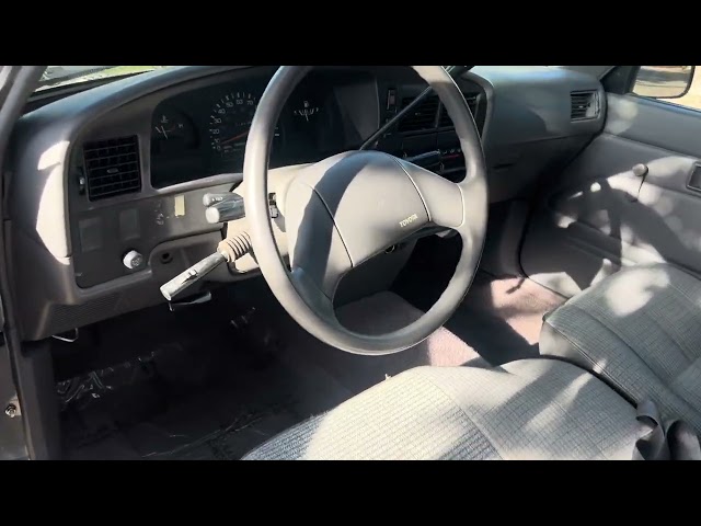 1990 Toyota Pickup - Image 18