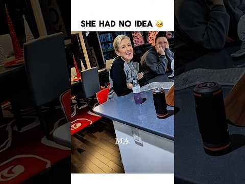 Mother completely surprised by daughters singing 🥺🥺👏🏽